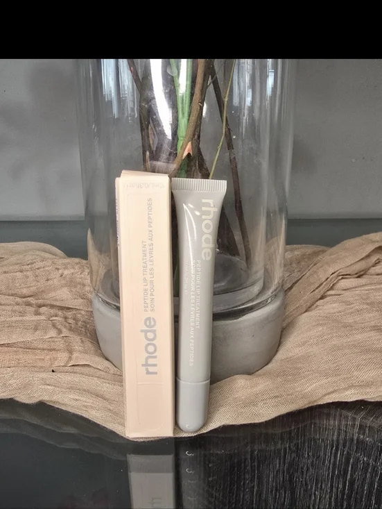 Rhode Peptide Lip Treatment Salted Caramel - Picture 4 of 4